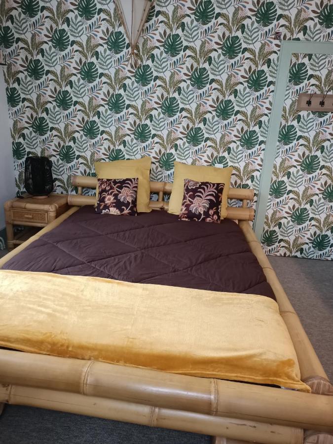 La Morgiane Bed and Breakfast Saint-Germain-les-Vergnes Exteriör bild