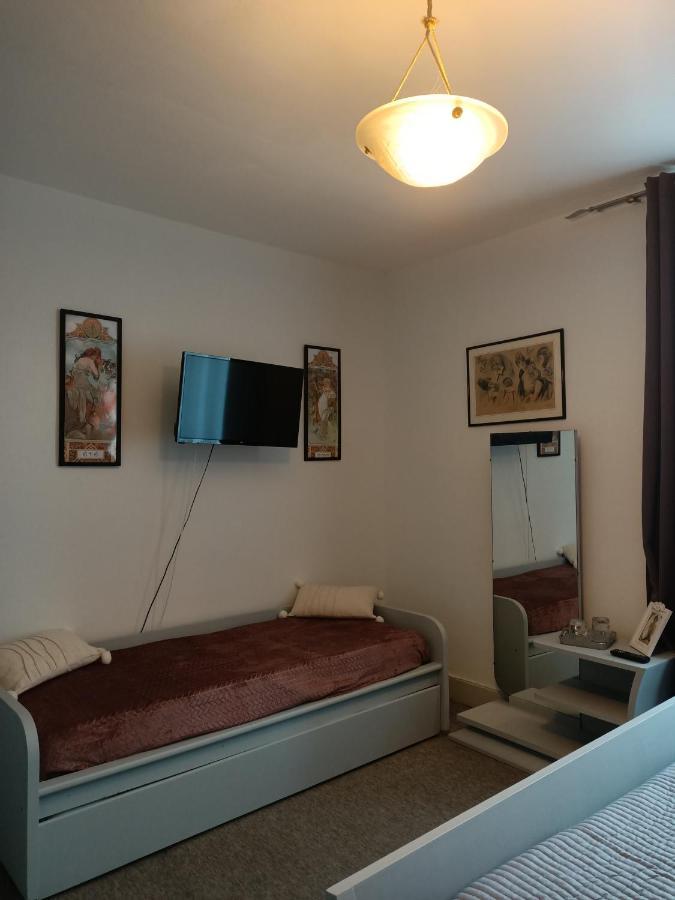La Morgiane Bed and Breakfast Saint-Germain-les-Vergnes Exteriör bild
