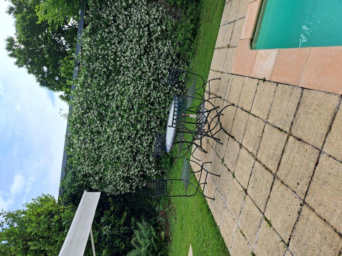 La Morgiane Bed and Breakfast Saint-Germain-les-Vergnes Exteriör bild
