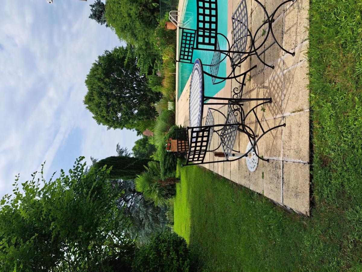 La Morgiane Bed and Breakfast Saint-Germain-les-Vergnes Exteriör bild